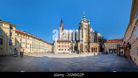 Veitsdom im Burghof, Prag, Tschechische republik Stockfoto