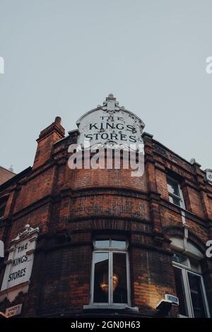 London, Großbritannien - 03. September 2021: Der Name befindet sich im Kings Stores Pub im East End von London, einer trendigen Gegend, in der eine Reihe von Markern beheimatet ist Stockfoto