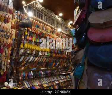 Berühmter Souk-Bezirk von Marrakesch, Marokko, Nordafrika Stockfoto