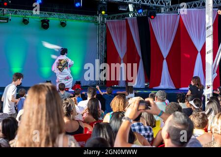 Salvador, Bahia, Brasilien - 31. August 2014: Japanische Tradition beim Bonodori Festival in Salvador, Bahia. Stockfoto