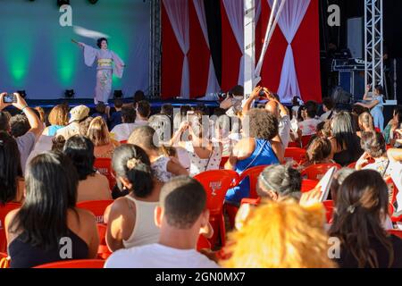 Salvador, Bahia, Brasilien - 31. August 2014: Japanische Tradition beim Bonodori Festival in Salvador, Bahia. Stockfoto