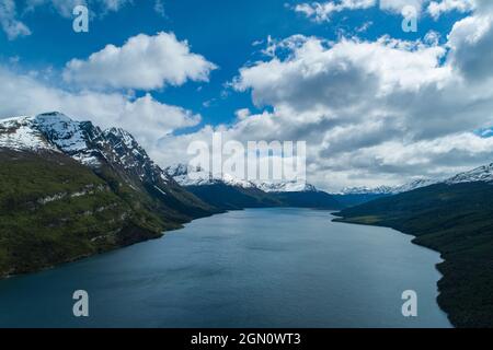 Luftaufnahme des Sees im Tierra del Fuego Nationalpark, in der Nähe von Ushuaia, Feuerland, Patagonien, Argentinien, Südamerika Stockfoto