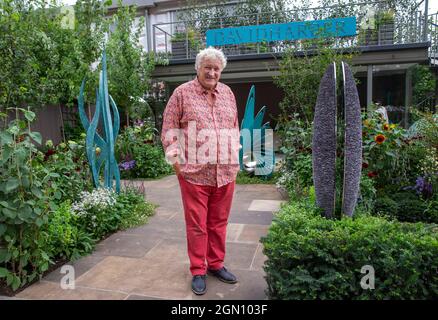 David Harber, Gartendesigner und Bildhauer, in seinem Schaugarten an der Main Avenue Stockfoto