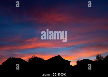 Honley, Holmfirth, Yorkshire, Großbritannien, 16. September. Sonnenuntergang in Honley. RASQ Photography/Alamy Live News. Stockfoto