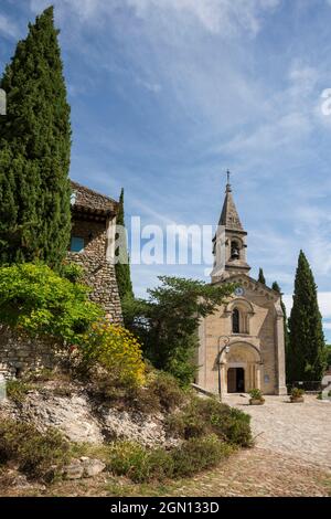 La Roque-sur-Cèze, eines der schönsten Dörfer Frankreichs, Les plus beaux Villages de France, Gorges du Cèze, Departement Gard, Occitania, Frankreich Stockfoto