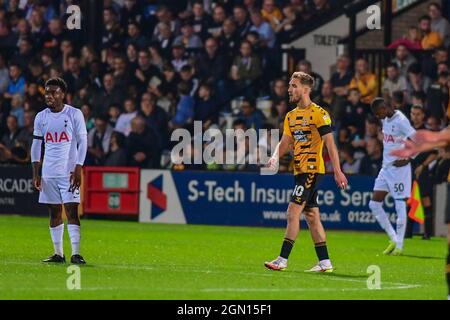 sam smith (10 cambridge united) während der Papa Johns League Trophy Cambridge United gegen Tottenham U21 im Abbey Stadium-England Stockfoto