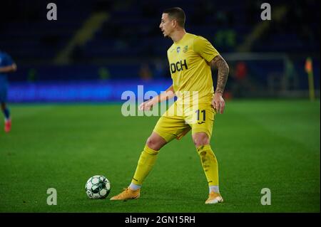 KHARKIV, UKRAINE - 21. SEPTEMBER 2021: Das Fußballspiel zwischen Ukrainian Cup FC Metalist und FC Desna Stockfoto