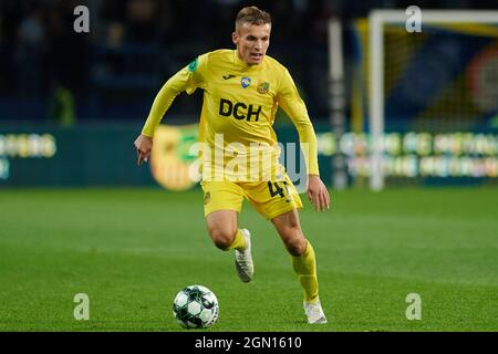 KHARKIV, UKRAINE - 21. SEPTEMBER 2021: Das Fußballspiel zwischen Ukrainian Cup FC Metalist und FC Desna Stockfoto