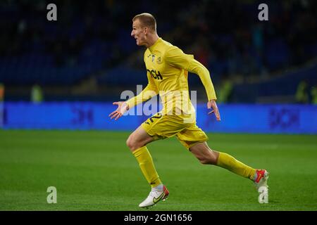 KHARKIV, UKRAINE - 21. SEPTEMBER 2021: Das Fußballspiel zwischen Ukrainian Cup FC Metalist und FC Desna Stockfoto