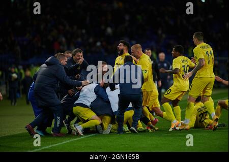 KHARKIV, UKRAINE - 21. SEPTEMBER 2021: Das Fußballspiel zwischen Ukrainian Cup FC Metalist und FC Desna Stockfoto