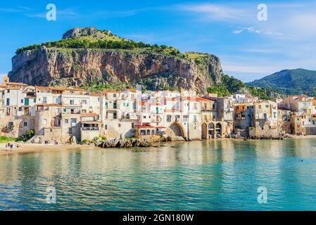 Ansicht des historischen Stadtteils Cefalu, Cefalu, Sizilien, Italien Stockfoto