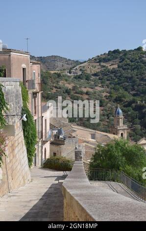 Einige Fotos der schönen Stadt Ragusa Ibla, in Sizilien, während einer sonnigen Sommerreise gemacht. Stockfoto