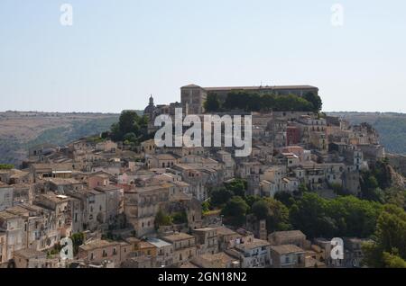 Einige Fotos der schönen Stadt Ragusa Ibla, in Sizilien, während einer sonnigen Sommerreise gemacht. Stockfoto