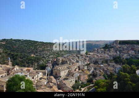 Einige Fotos der schönen Stadt Ragusa Ibla, in Sizilien, während einer sonnigen Sommerreise gemacht. Stockfoto