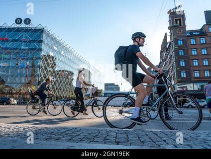 Elektronische Fahrrad Zähler auf dem Rathausplatz in Kopenhagen  Stockfotografie - Alamy