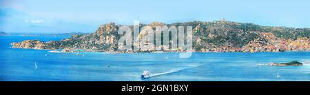 Fabelhafter Blick auf die Inseln Santo Stefano und La Maddalena von Palau aus. Lage: Palau, Provinz Olbia-Tempio, Sardinien, Italien, Europa Stockfoto