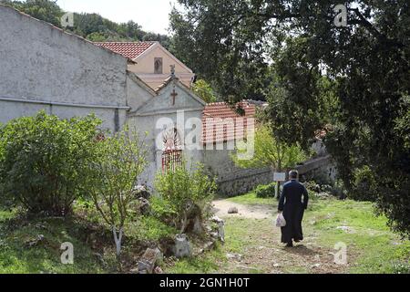 Kloster Pantokratoras auf einem Hügel über Agios Mattheos, Insel Korfu, Ionische Inseln, Griechenland Stockfoto