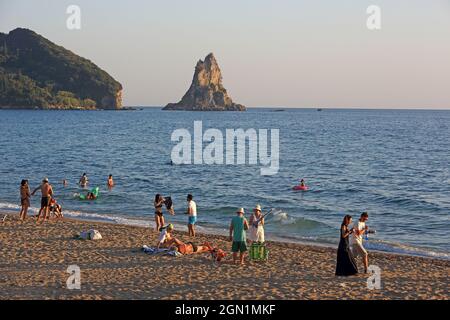 Kontogialos Strand südlich von Pelekas, Korfu Insel, Ionische Inseln, Griechenland Stockfoto