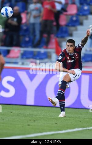 Kevin Bonifazi (Bologna) während des italienischen "Serie A"-Spiels zwischen Bologna 2-2 Genua im Renato Dall Ara Stadium am 21. September 2021 in Bologna, Italien. Quelle: Maurizio Borsari/AFLO/Alamy Live News Stockfoto