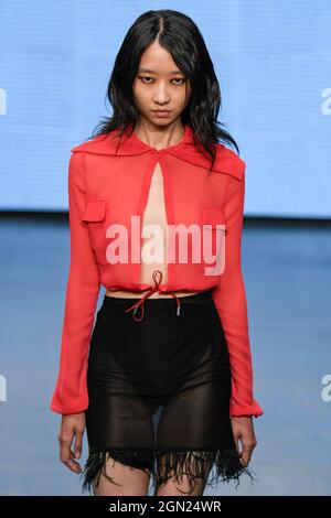 SUPRIYA LELE SS22 Start- und Landebahn während der London Fashion Week am 2021. September - London, Großbritannien. 20/09/2021 Stockfoto