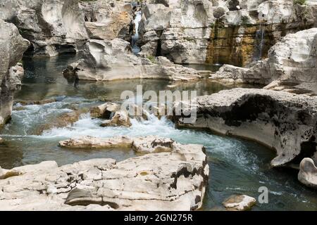 Cascades du Sautadet, La Roque-sur-Cèze, Gorges du Cèze, Departement Gard, Occitania, Frankreich Stockfoto