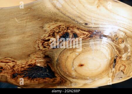 Makro abgenutzte Knoten auf altem Holzgriff Stockfoto