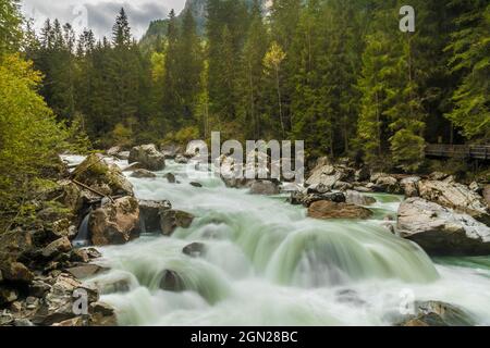 Stromschnellen der Ötztaler Ache im Ötztal, Oetz, Tirol, Österreich Stockfoto