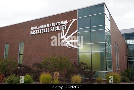 Eine allgemeine Ansicht der Jon M. & Karen Huntsman Basketballanlage auf dem Campus der Universität von Utah, Samstag, 18. September 2021, in Salt Lake City Stockfoto