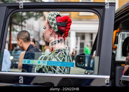 London, Großbritannien. September 2021. Abby Roberts besucht die Richard Quinn Fashion Show im Londoner Hotel während des London Fashion Week Day 5. Kredit: SOPA Images Limited/Alamy Live Nachrichten Stockfoto