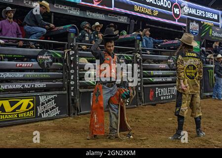 Newark, Usa. September 2021. Adriano Salgado gesehen während der Professional Bull Riders 2021 Unleash the Beast Veranstaltung im Prudential Center in Newark. Kredit: SOPA Images Limited/Alamy Live Nachrichten Stockfoto