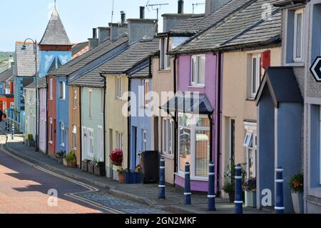 Cemaes High Street, Anglesey, hübschestes Dorf auf der Insel Stockfoto