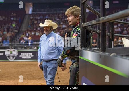 Newark, Usa. September 2021. Derek Kolbaba gesehen während der Professional Bull Riders 2021 Unleash the Beast Veranstaltung im Prudential Center in Newark. (Foto von Ron Adar/SOPA Images/Sipa USA) Quelle: SIPA USA/Alamy Live News Stockfoto