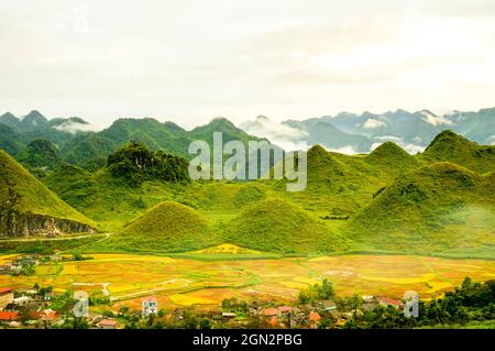 Berg Co Tien in der Provinz Ha Giang im Norden Vietnams Stockfoto