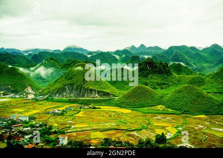 Berg Co Tien in der Provinz Ha Giang im Norden Vietnams Stockfoto