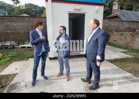 Der wallonische Ministerpräsident Elio Di Rupo, Dr. Davide Celestri und der wallonische Vizepräsident Willy Borsus wurden bei der Ankunft des Fis fotografiert Stockfoto