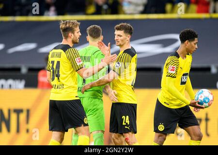 Final Jubilation DO, von links nach rechts Marin PONGRACIC (DO), goalwart Gregor KOBEL (DO), Thomas MEUNIER (DO), Jude BELLINGHAM (DO) Soccer 1. Bundesliga, 5. Spieltag, Borussia Dortmund (DO) - Union Berlin (UB ) 4: 2, am 19. September 2021 in Dortmund. #die DFL-Vorschriften verbieten die Verwendung von Fotos als Bildsequenzen und/oder quasi-Video # Â Stockfoto