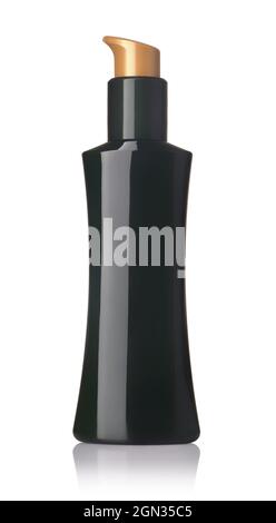 Vorderansicht der unbeschrifteten schwarzen Plastikflasche für kosmetische Produkte, isoliert auf Weiß Stockfoto