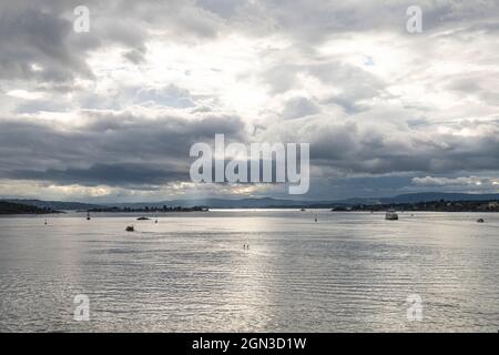 Oslo, Norwegen. September 2021. Panoramablick auf den Fjord vor der Stadt Stockfoto