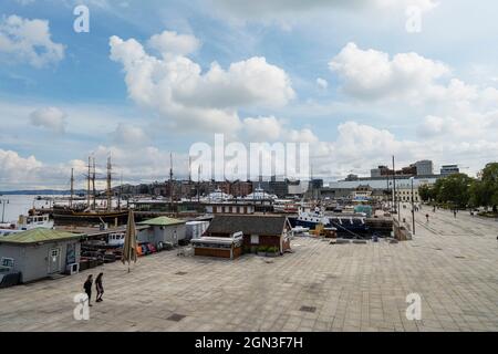 Oslo, Norwegen. September 2021. Panoramablick auf den Stadthafen Stockfoto