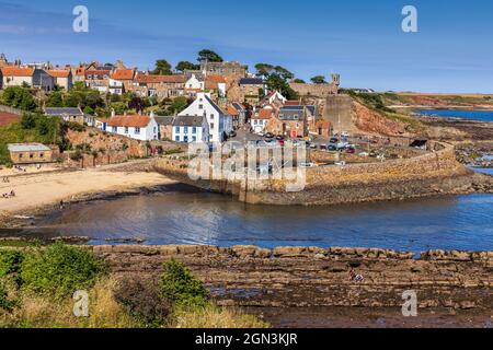 Das historische Fischerdorf Crail mit seinem malerischen Hafen an der Ostküste von Fife, Schottland. Stockfoto