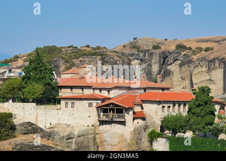 Meteora, Griechenland. Christliche Klöster auf riesigen Felsen gebaut Stockfoto
