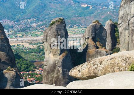 Meteora, Griechenland. Christliche Klöster auf riesigen Felsen gebaut Stockfoto