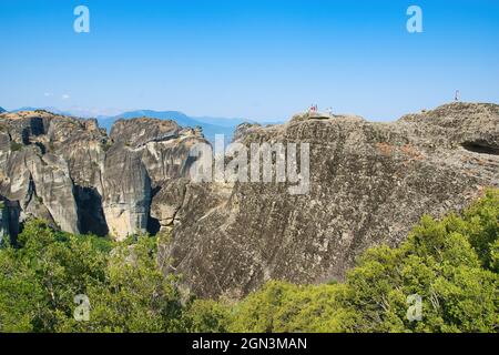Meteora, Griechenland. Christliche Klöster auf riesigen Felsen gebaut Stockfoto