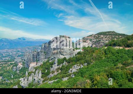 Meteora, Griechenland. Christliche Klöster auf riesigen Felsen gebaut Stockfoto