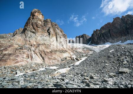 Auf dem Weg zum Klettern am Hannibalturm bei Furkapass, Schweiz Stockfoto