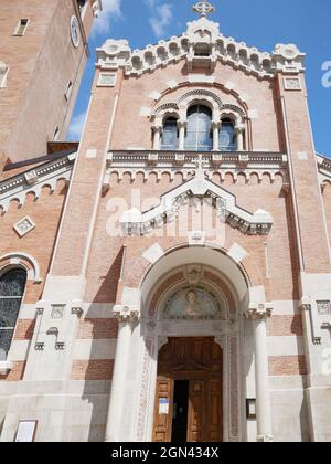 Rivisondoli - Abruzzen - Kirche San Nicola di Bari, Symbol des charakteristischen Bergdorfes Stockfoto