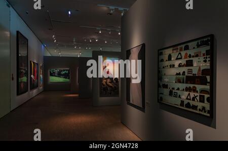 Ein Bild der Galerie für polnische Kunst nach dem Jahr 1945, eine Dauerausstellung des Schlesischen Museums. Stockfoto