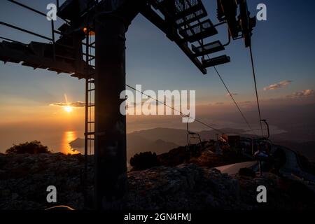Bergbahn Oludeniz Babadag, (teleferik). Mittelmeer, TÜRKEI. Stockfoto
