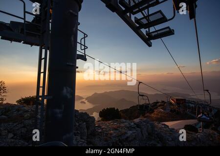 Bergbahn Oludeniz Babadag, (teleferik). Mittelmeer, TÜRKEI. Stockfoto