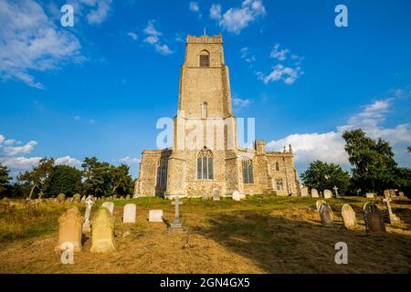 Kirche der Heiligen Dreifaltigkeit im Dorf Blythburgh, Suffolk, England Stockfoto